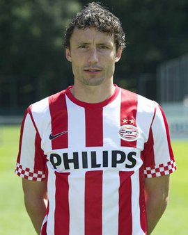 在队友接球 在队友接球